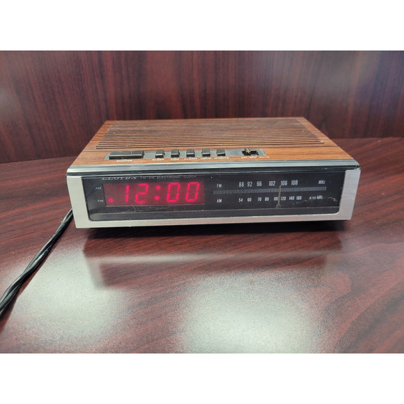 lloyd Other Vintage Lloyds J22b Electronic Alarm Digital Clock Amfm
